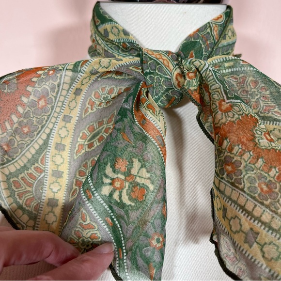 Vintage 1960 70 MCM Mod Avocado green Paisley semi sheer Bow Neck scarf Cravat - Picture 9 of 16